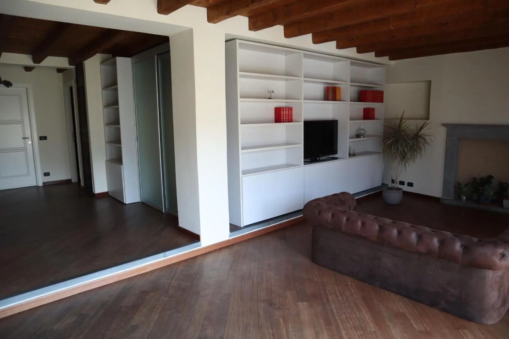 Boutique Palace كلوسوني إيطاليا